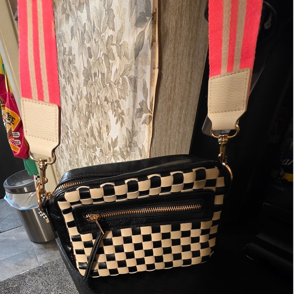 Skater Girl Black & White Checkered Crossbody Bag Rare Hot Pink Guitar Strap - Picture 4 of 14